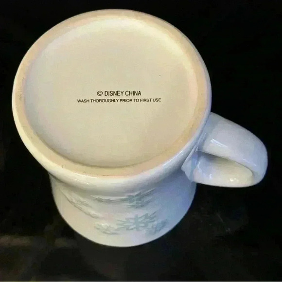Mickey Mouse Snowman Snowflakes Ceramic Stoneware Coffee 12 oz Cup Mug - Picture 6 of 6